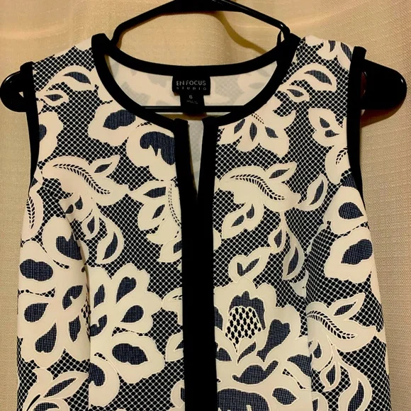 Blue white dress 💙🤍 - Picture 2 of 5